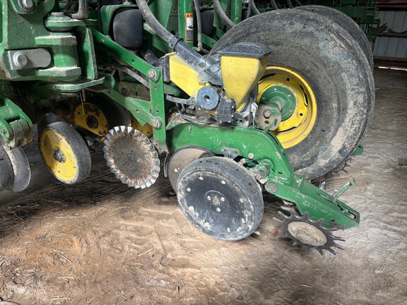 Photo of 2004 John Deere 1770NT CCS