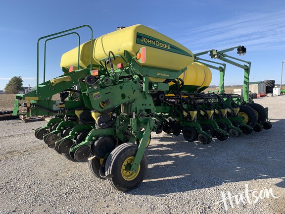 Photo of 2004 John Deere 1770NT CCS