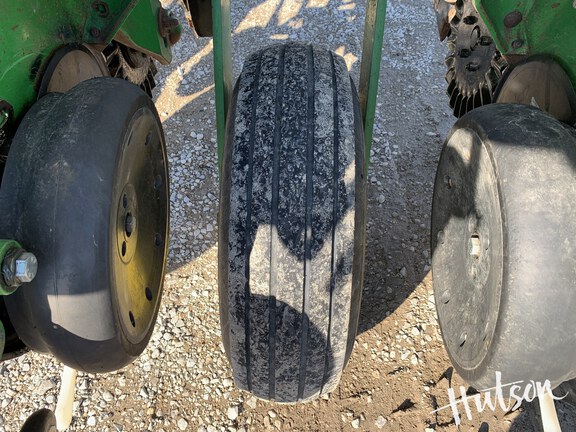 Photo of 2004 John Deere 1770NT CCS