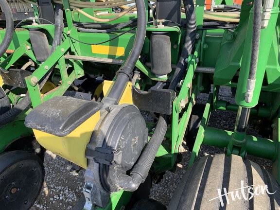 Photo of 2004 John Deere 1770NT CCS
