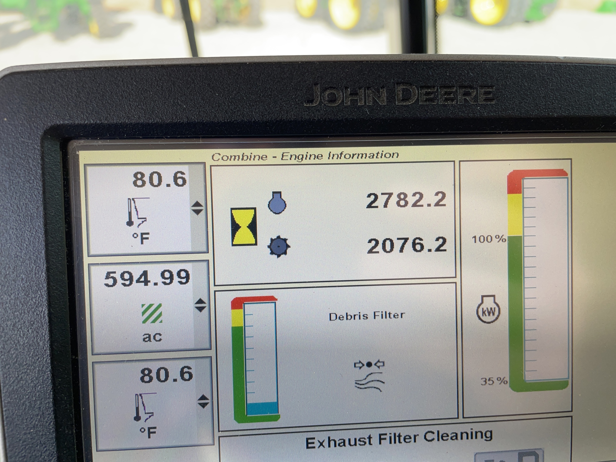 2017 John Deere S670 Image 14