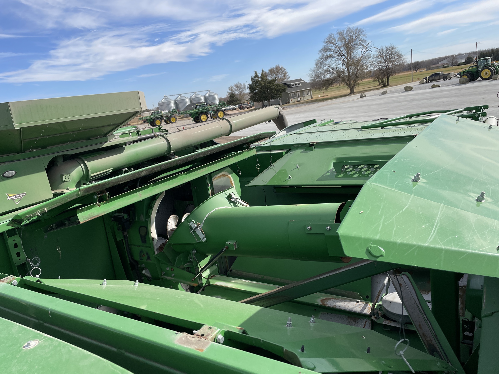 2017 John Deere S670 Image 11