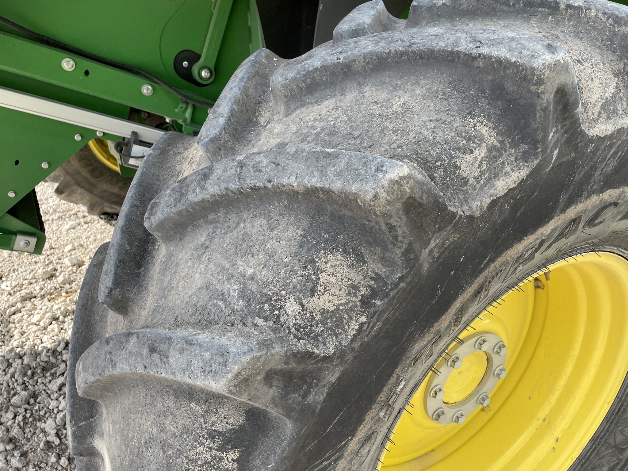 2017 John Deere S670 Image 13