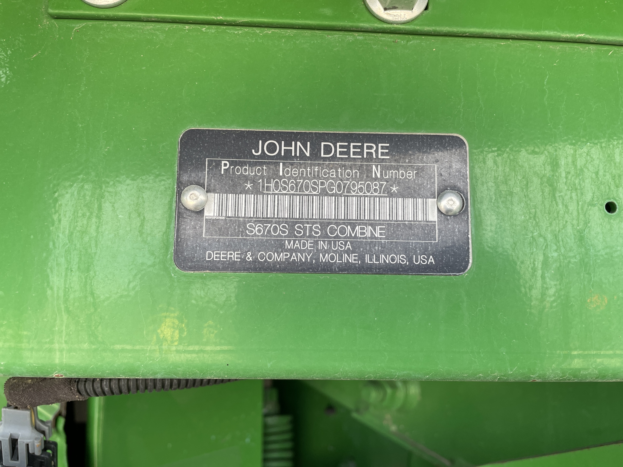 2017 John Deere S670 Image 15
