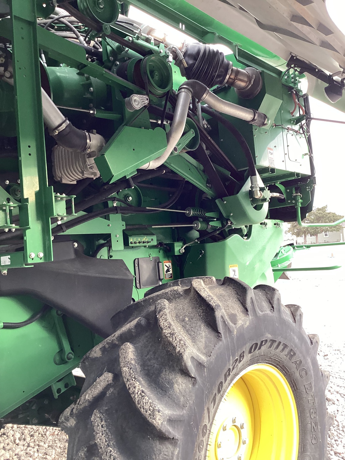 2017 John Deere S670 Image 19