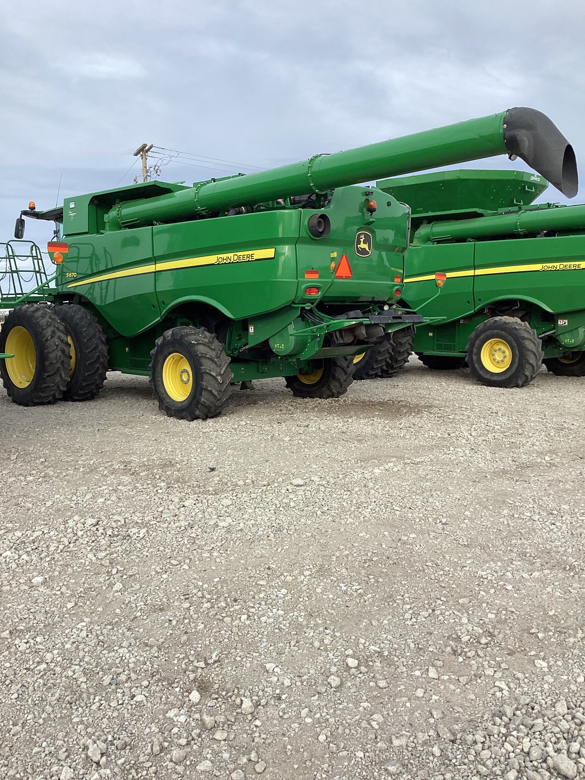 2017 John Deere S670 Image 21