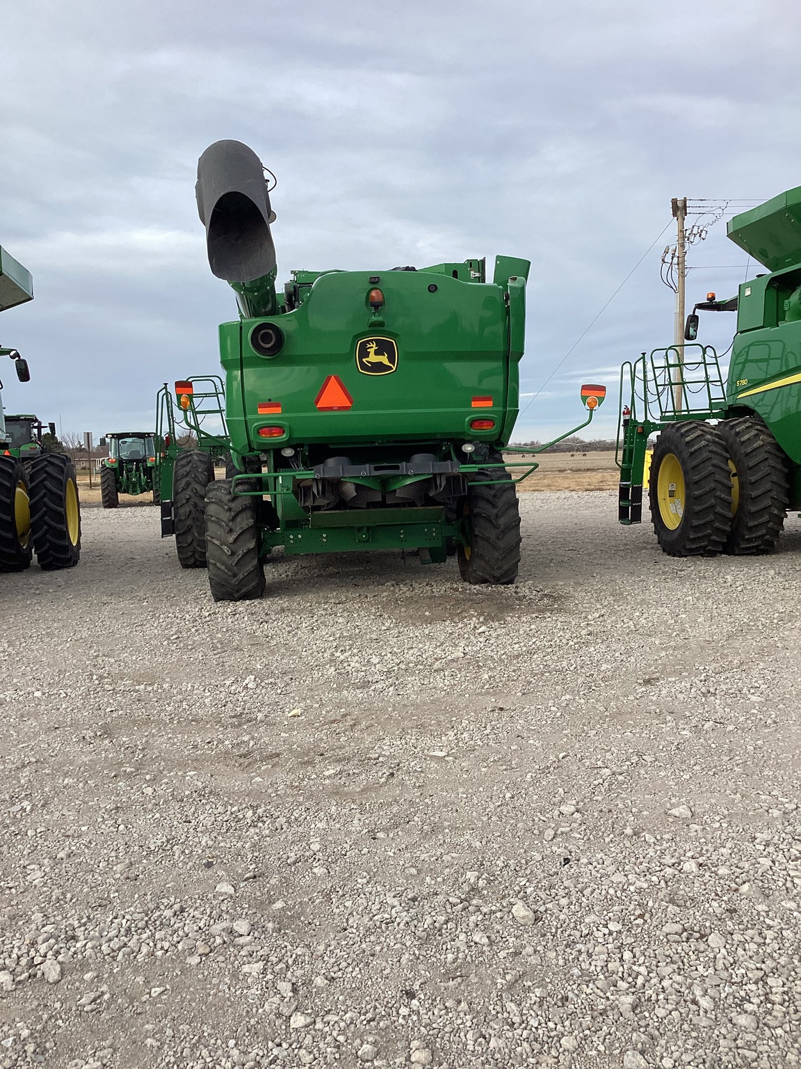 2017 John Deere S670 Image 22