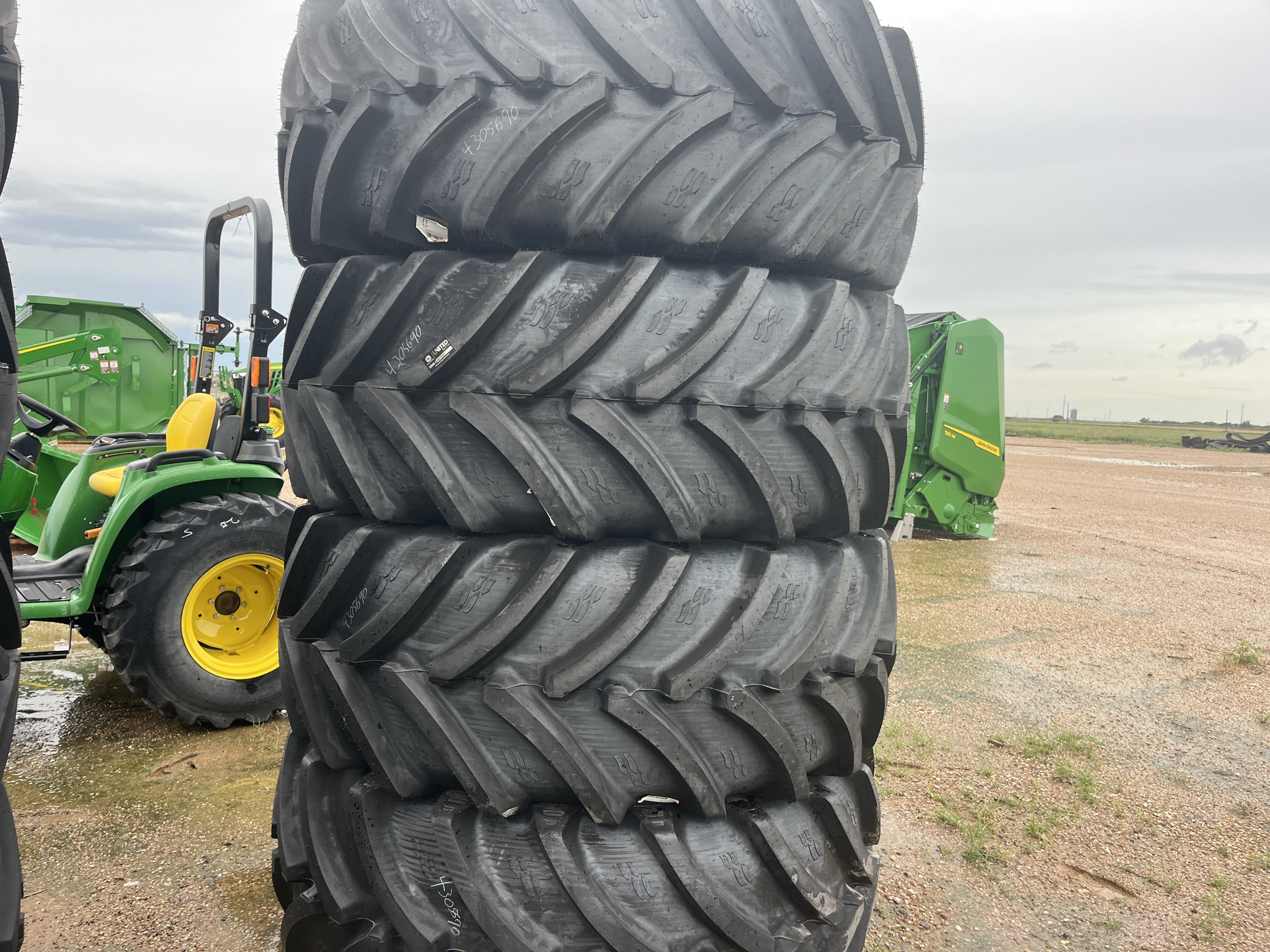 2023 Alliance VF650/65R38 Floaters Image 1