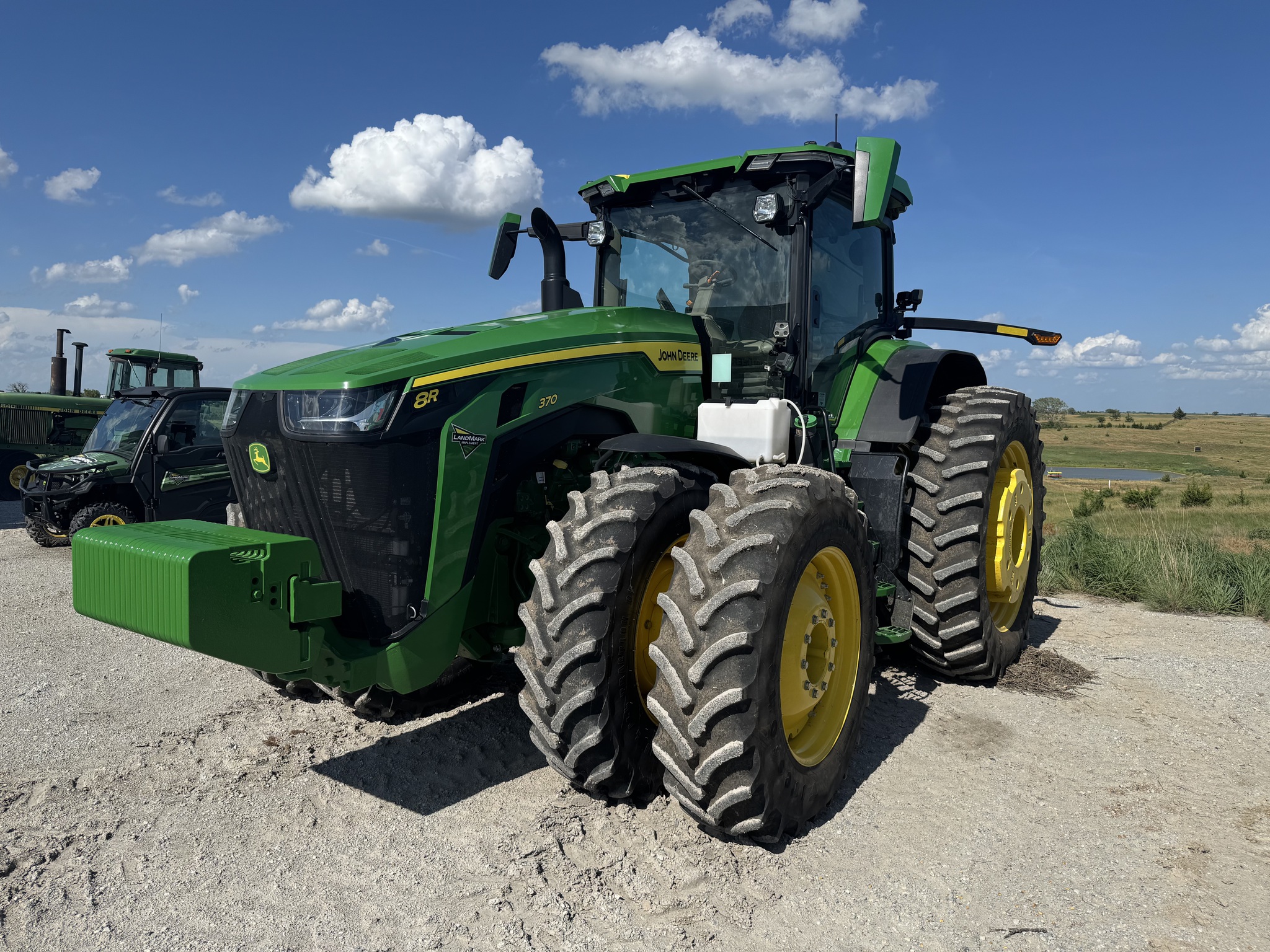 2024 John Deere 8R 370 Image 1