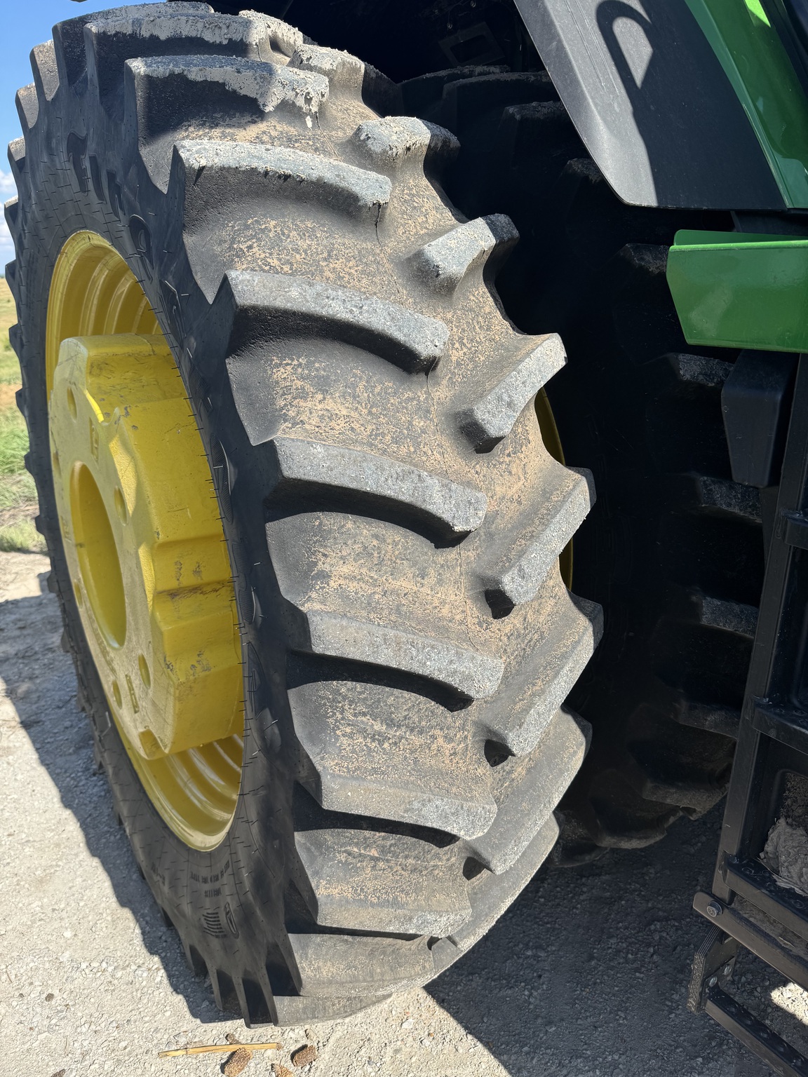 2024 John Deere 8R 370 Image 8