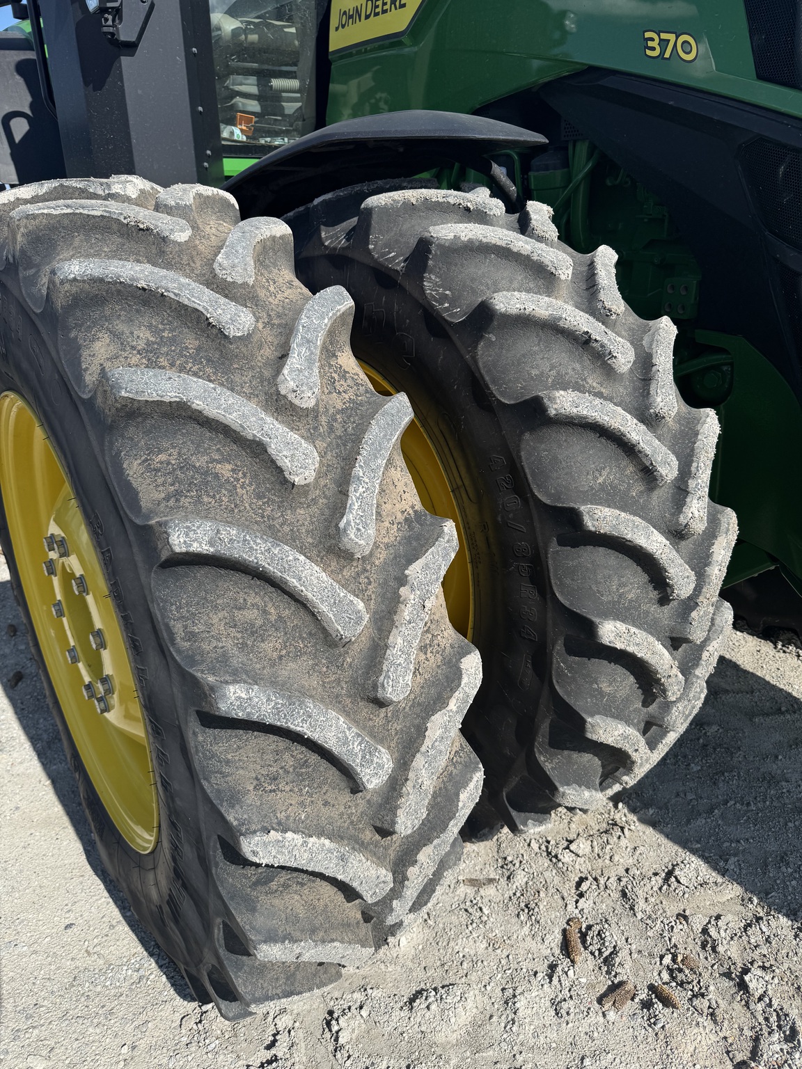 2024 John Deere 8R 370 Image 9