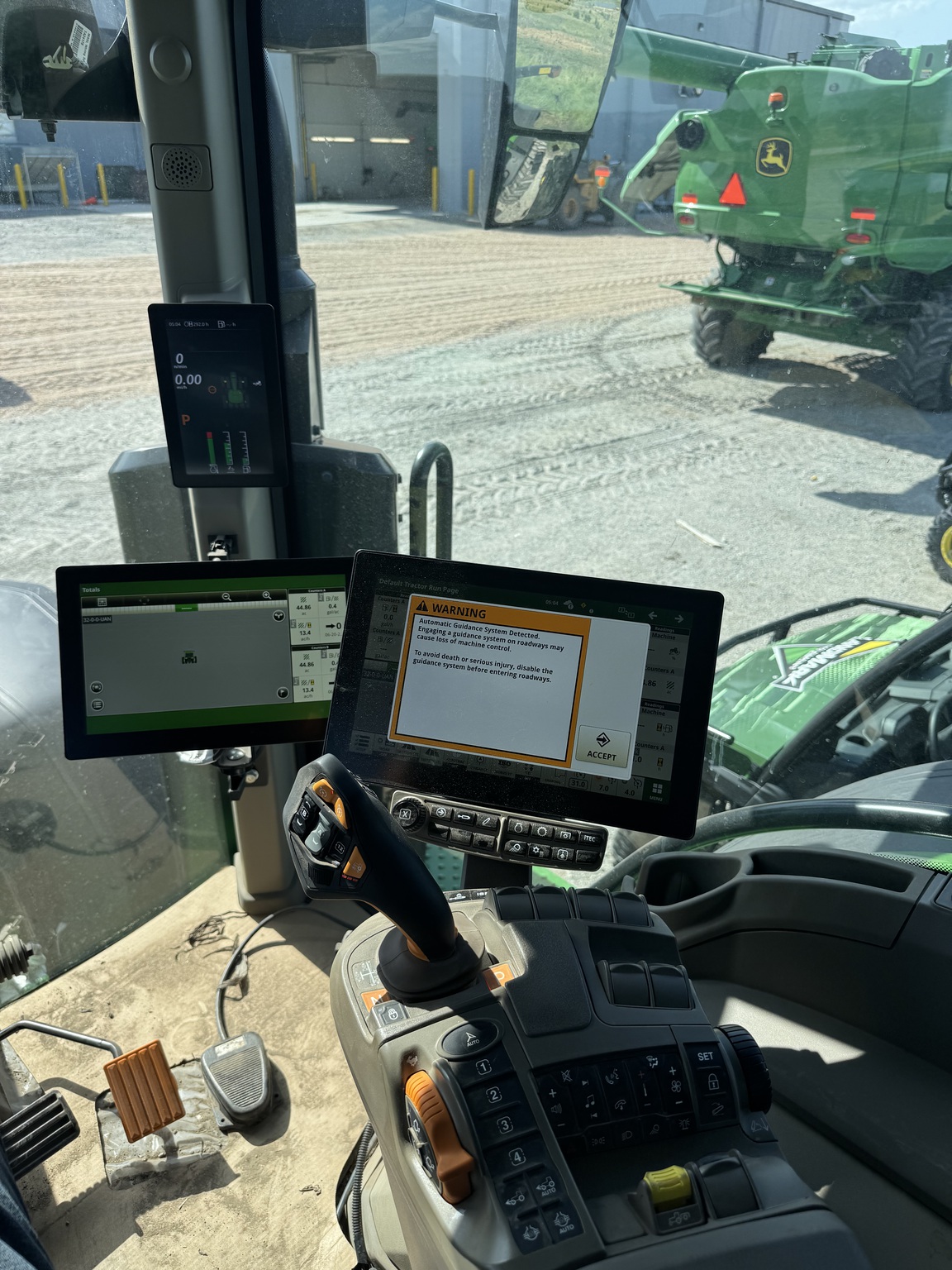 2024 John Deere 8R 370 Image 10