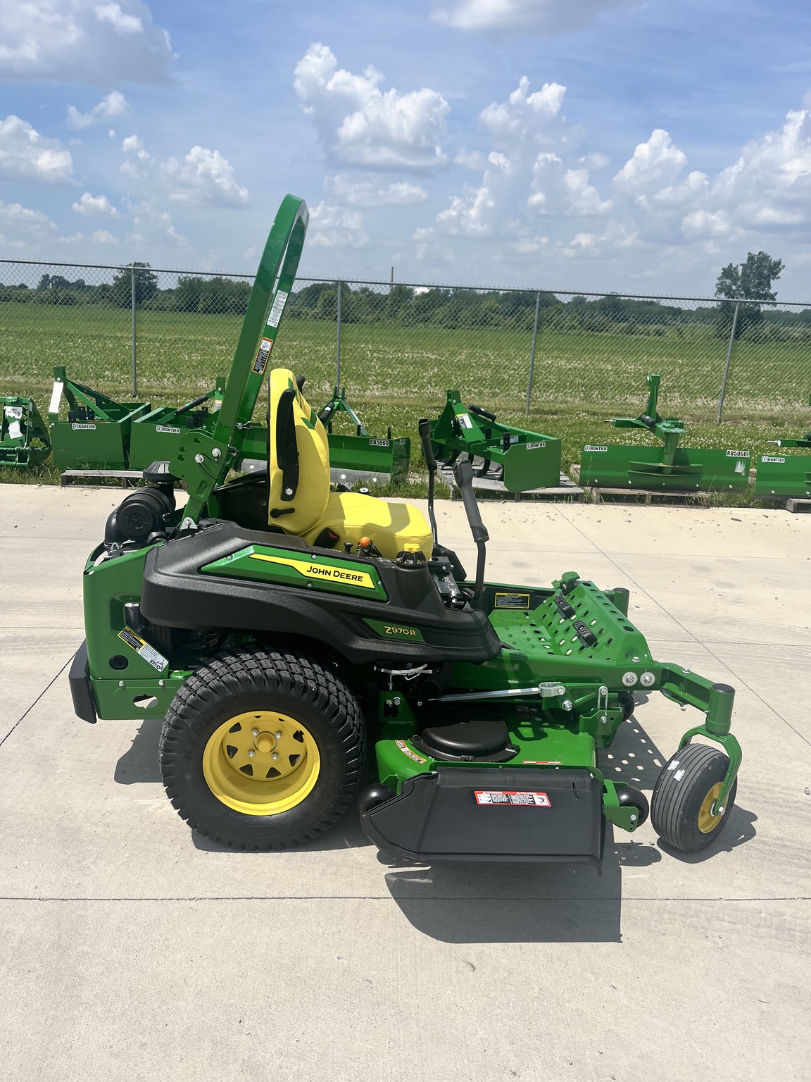 2025 John Deere Z970R Image 3