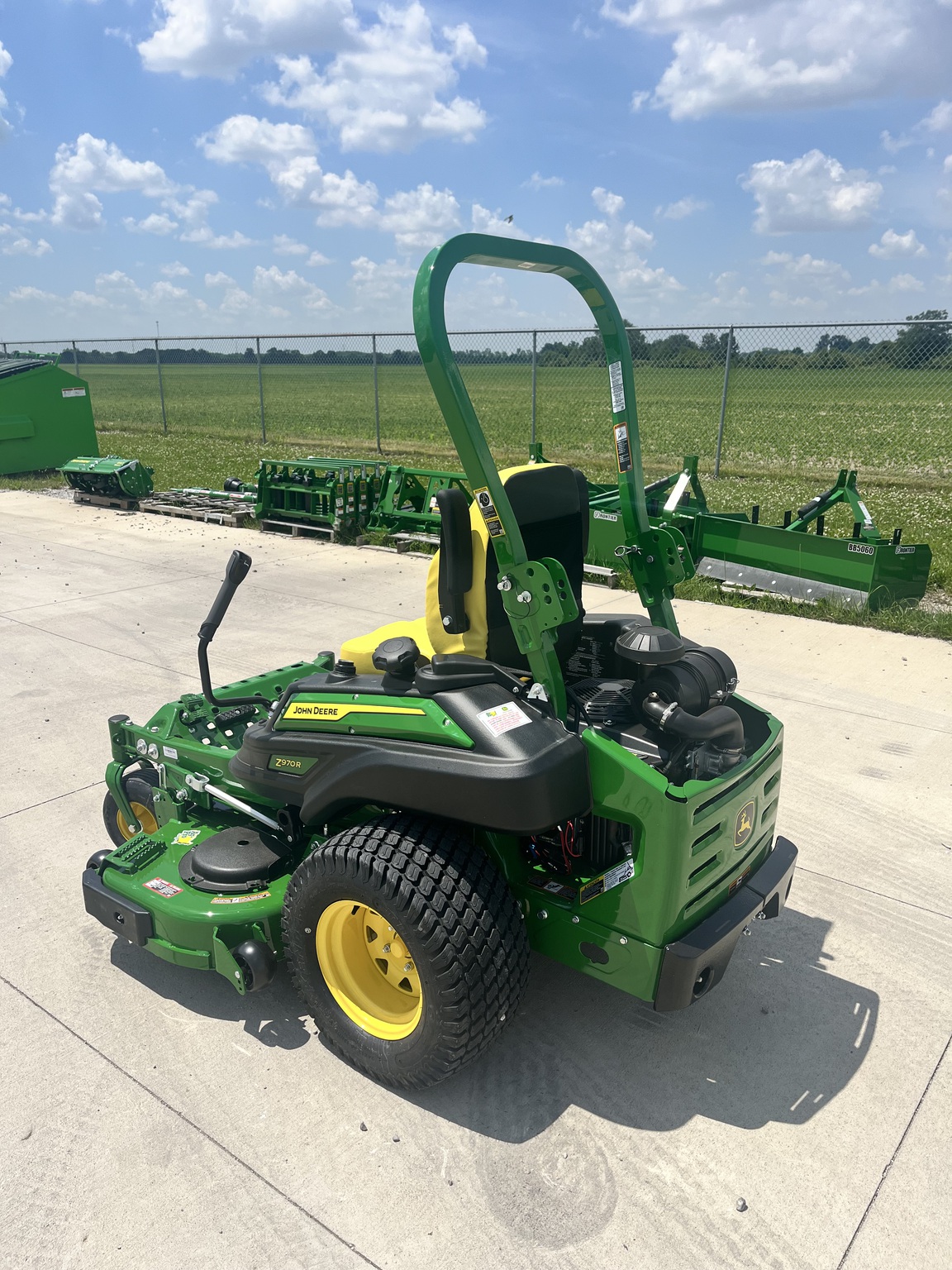 2025 John Deere Z970R Image 4