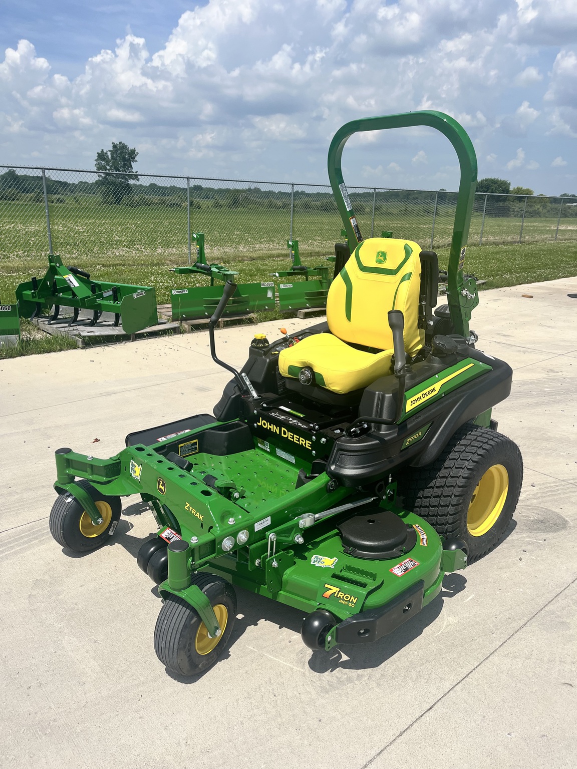 2025 John Deere Z970R Image 6