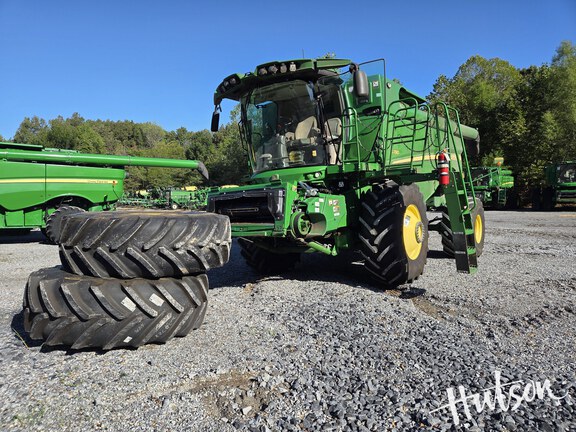 Photo of 2024 John Deere S780