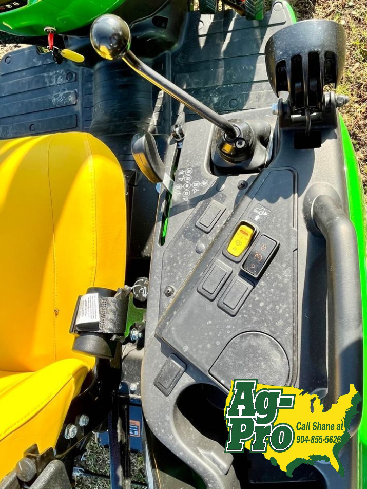 2025 John Deere 2032R Image 5