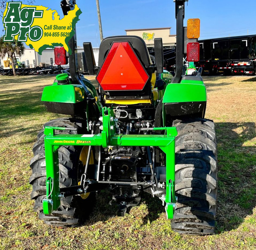 2025 John Deere 2032R Image 6