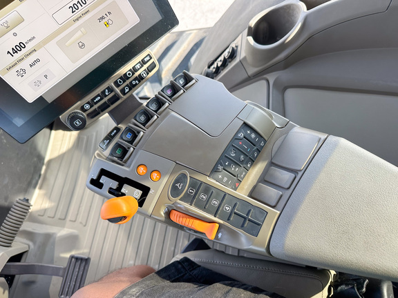 2025 John-Deere 9RT 590