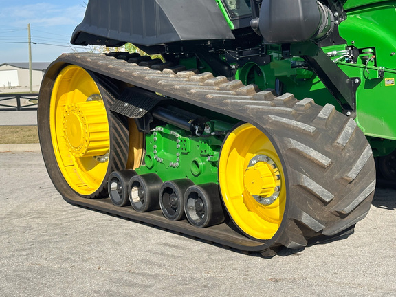 2025 John-Deere 9RT 590