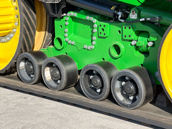 2025 John-Deere 9RT 590