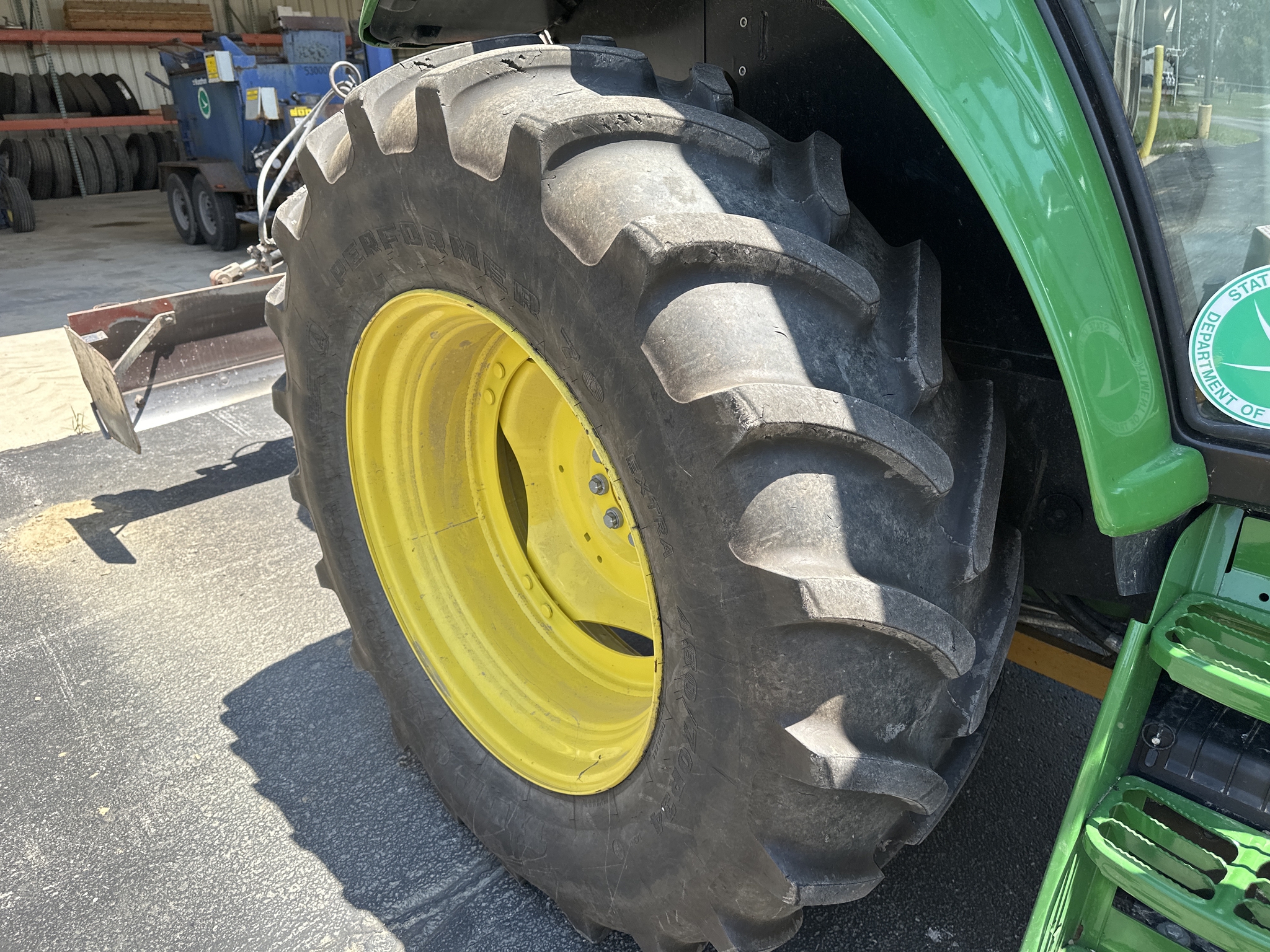 2023 John Deere 6120M Image 21