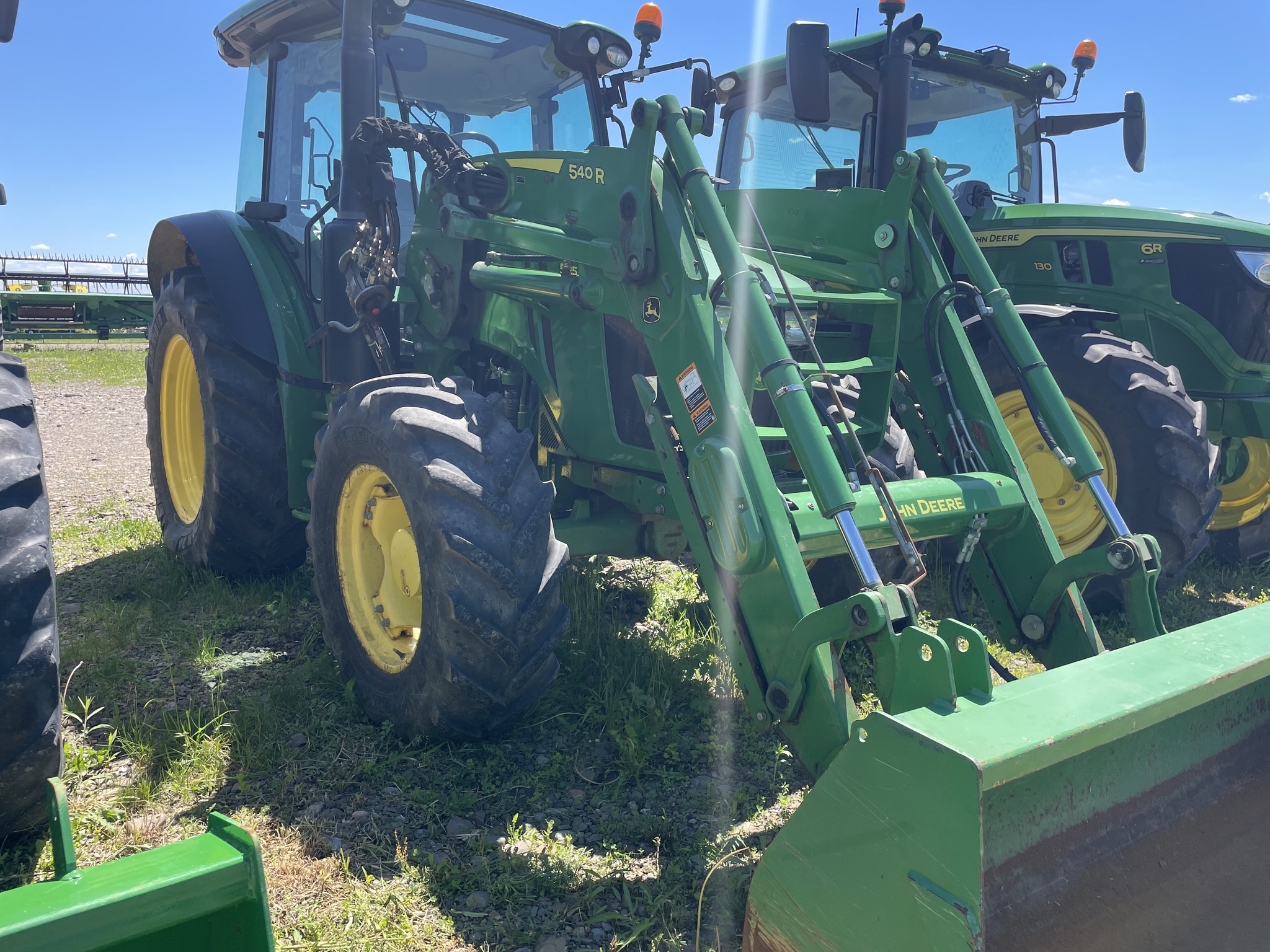 2018 John Deere 5125R Image 6