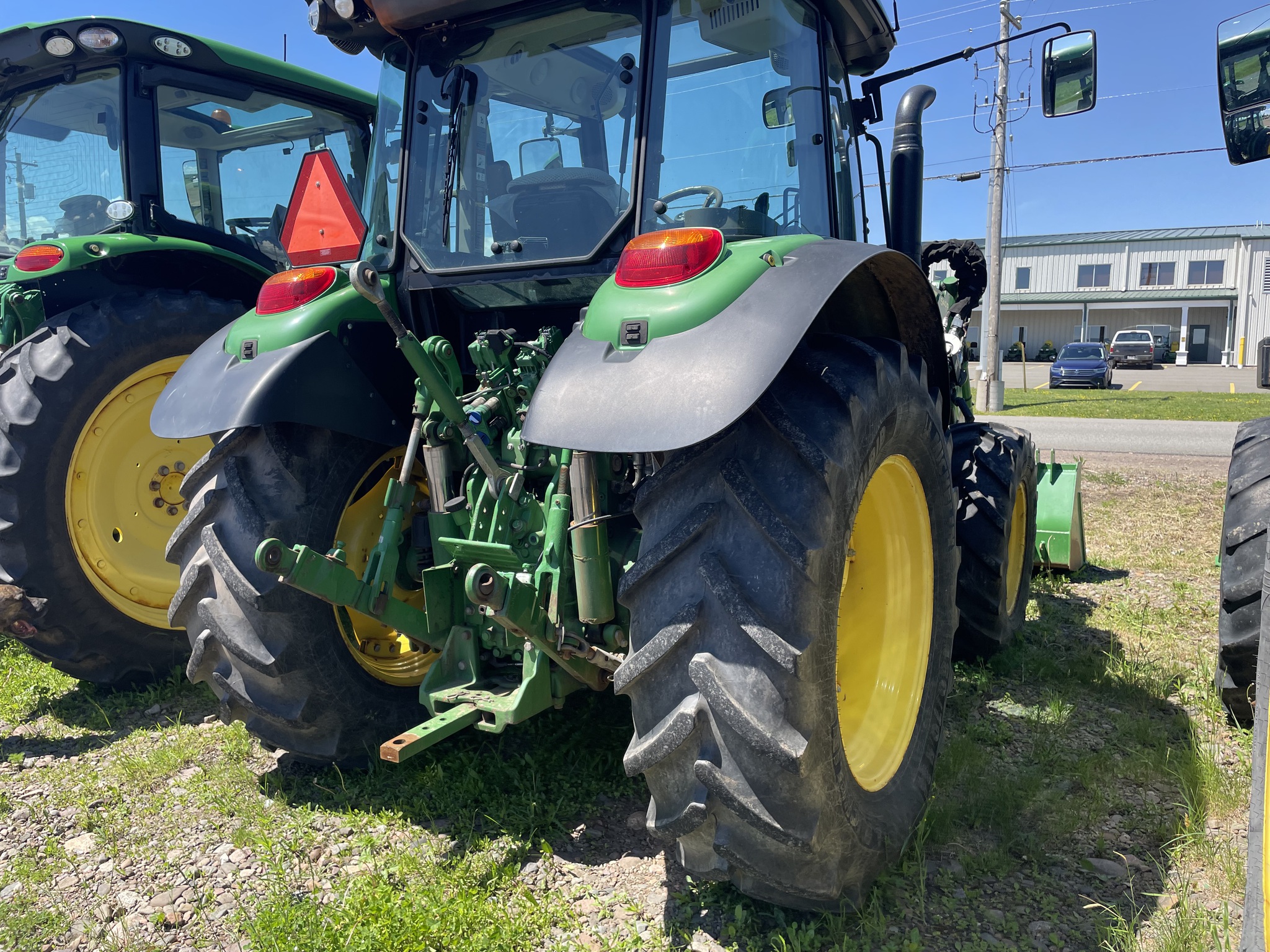 2018 John Deere 5125R Image 4
