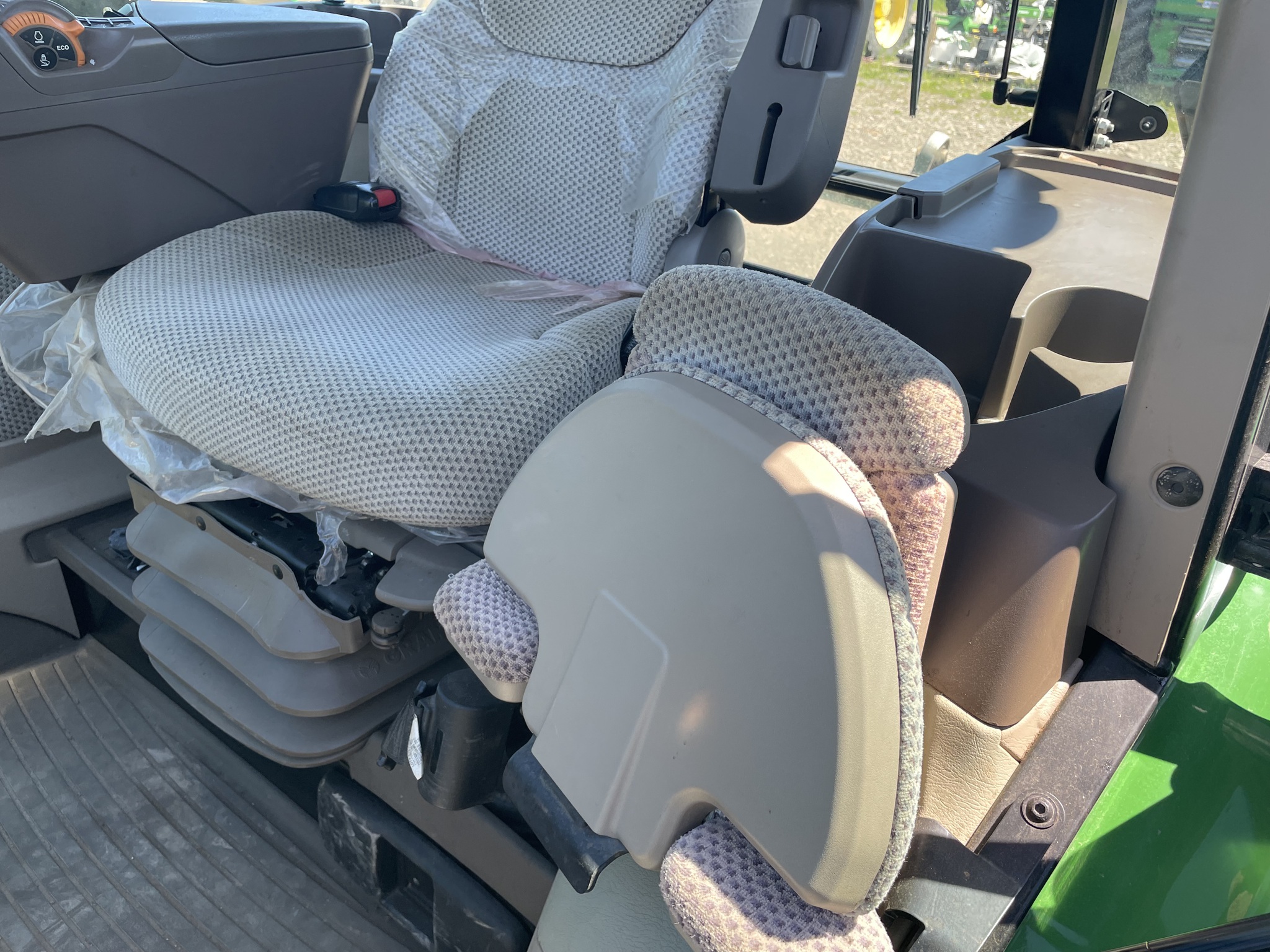 2018 John Deere 5125R Image 19