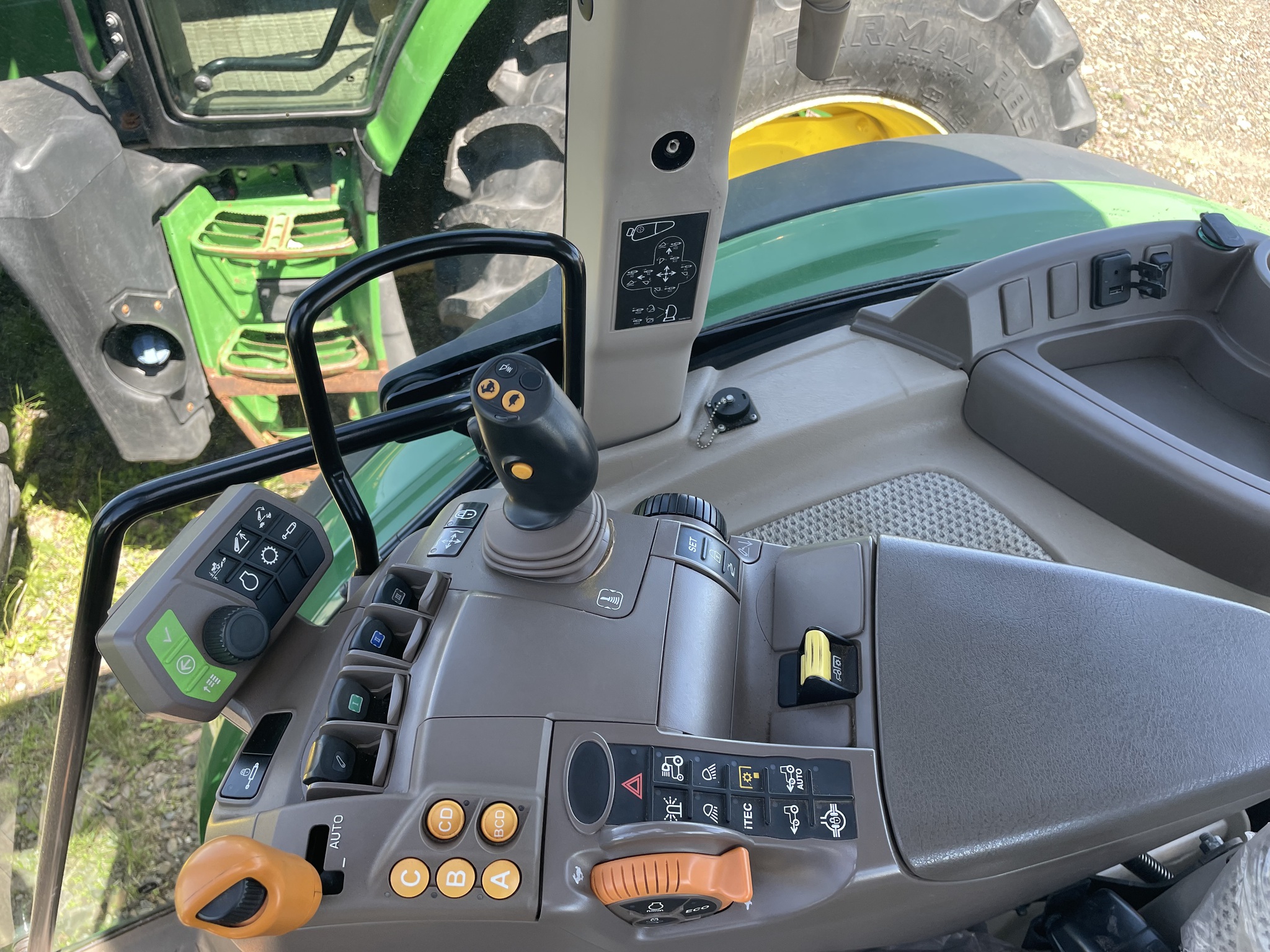 2018 John Deere 5125R Image 20