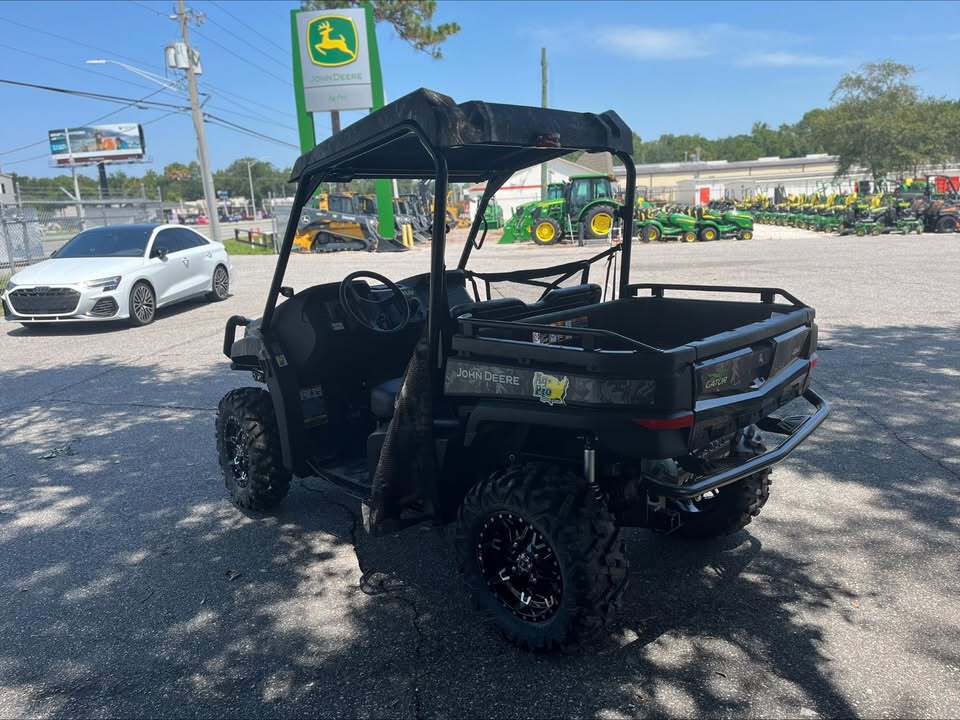 2025 John Deere XUV590M CAMO EDITION Image 2