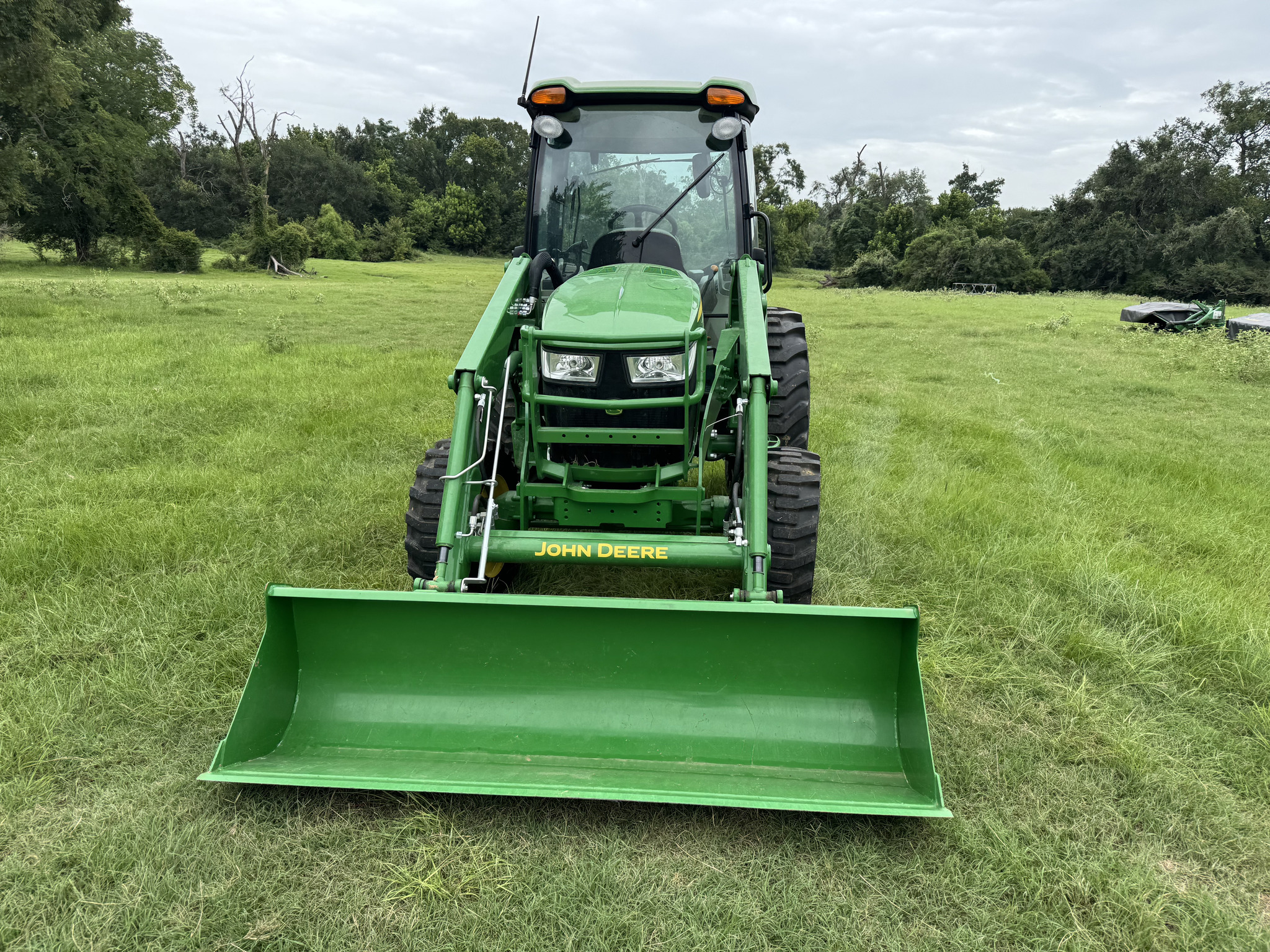 2023 John Deere 4066R Image 3