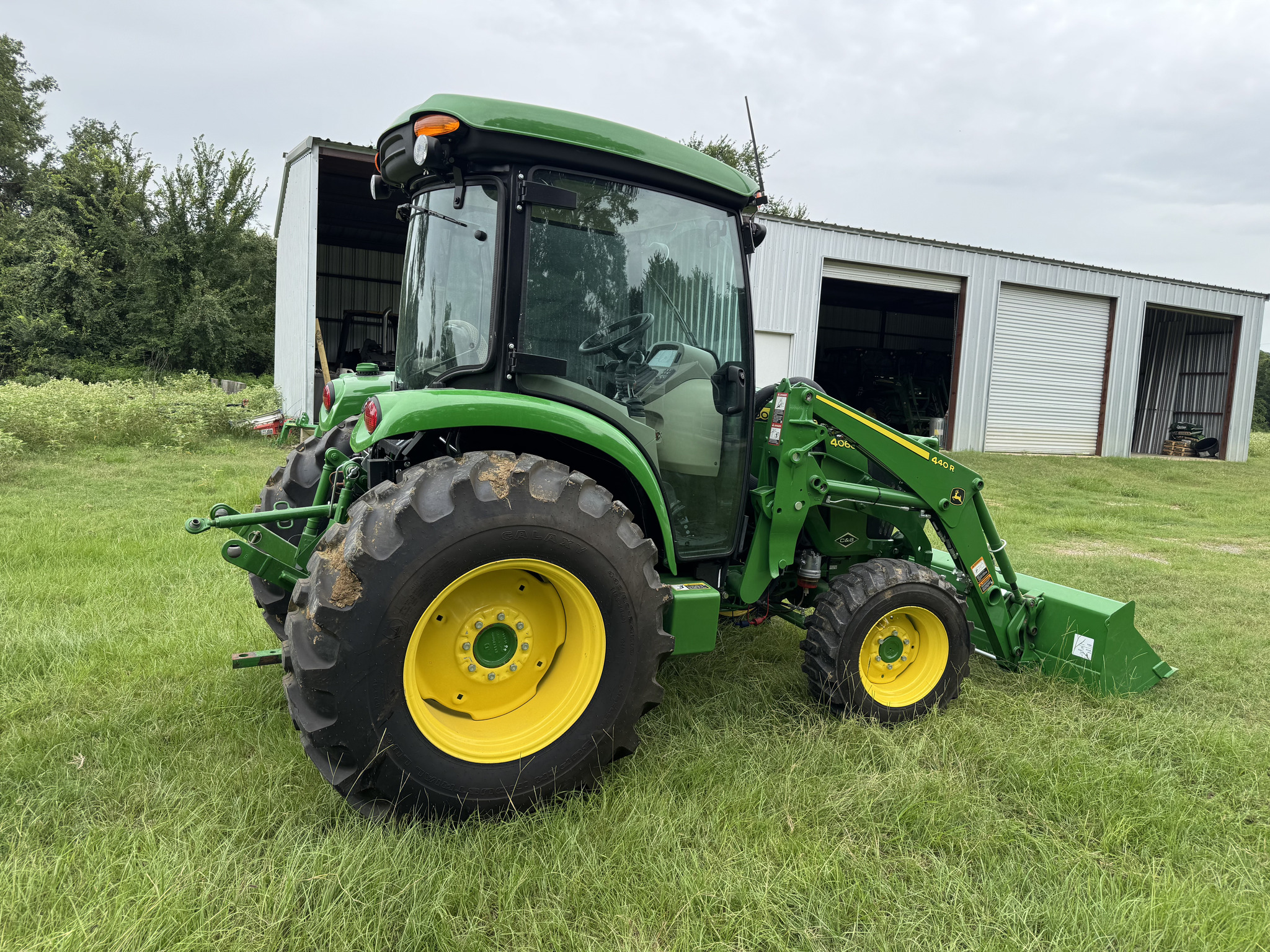 2023 John Deere 4066R Image 5
