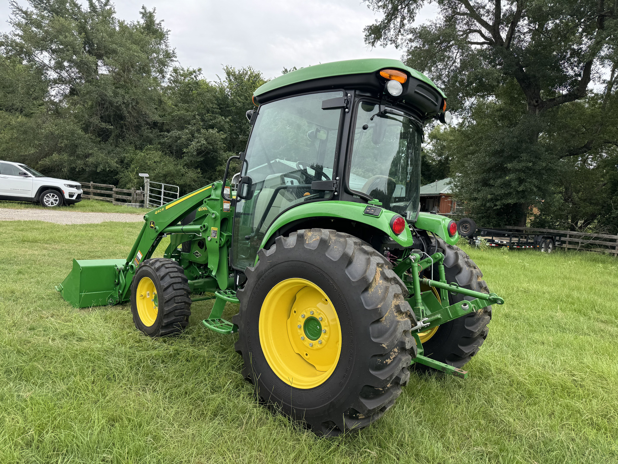 2023 John Deere 4066R Image 7