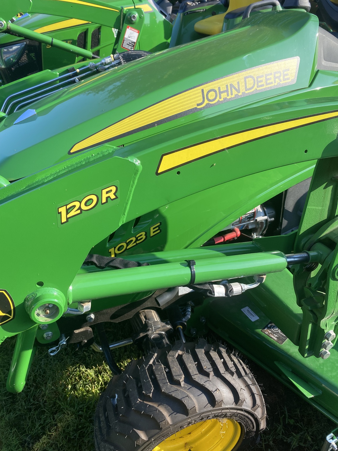 2024 John Deere 1023E Image 2