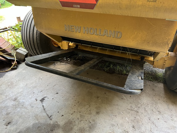 Photo of 2022 New Holland Rollbelt 560
