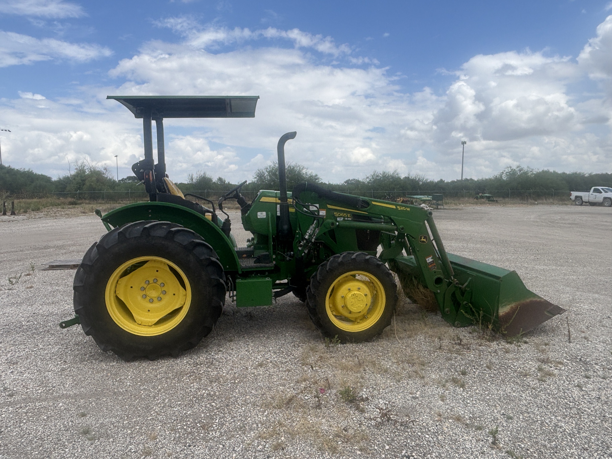 2022 John Deere 5065E Image 1
