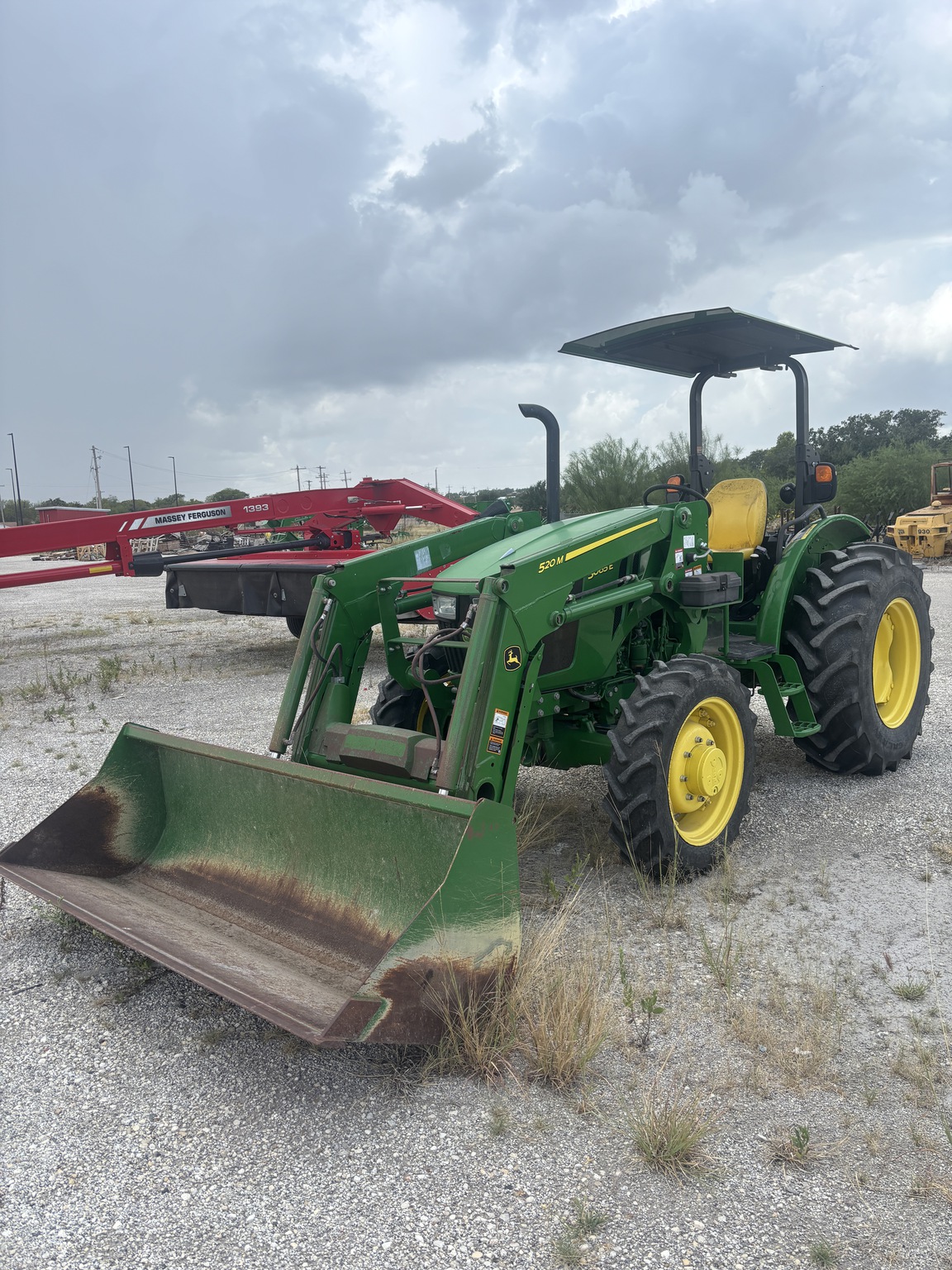 2022 John Deere 5065E Image 5