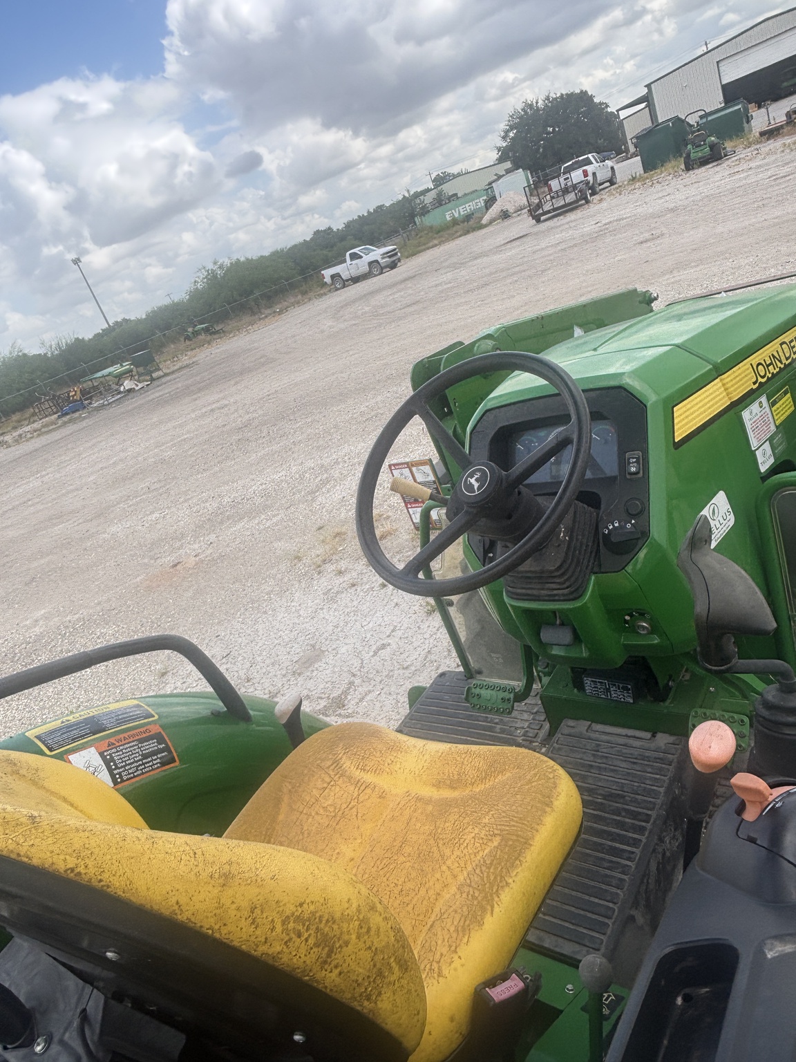 2022 John Deere 5065E Image 7