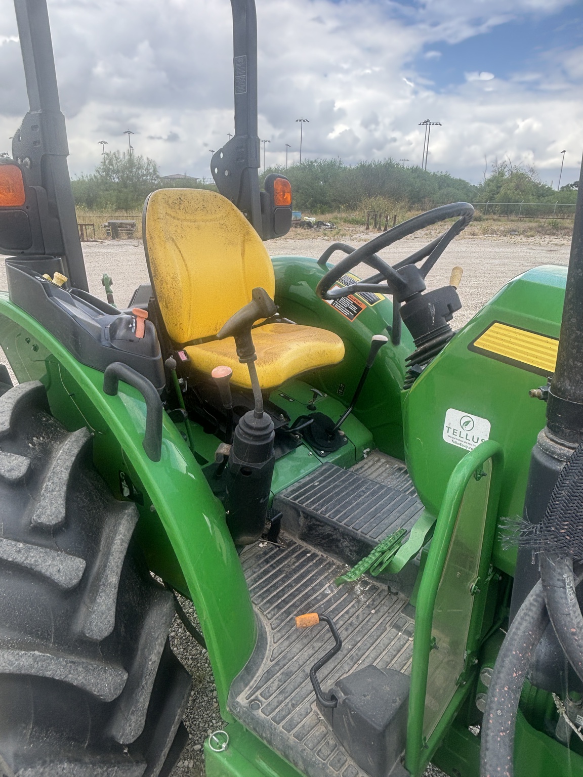 2022 John Deere 5065E Image 8