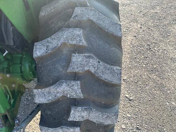 2017 John Deere 4052M