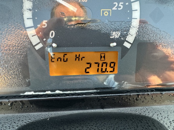 2017 John Deere 4052M