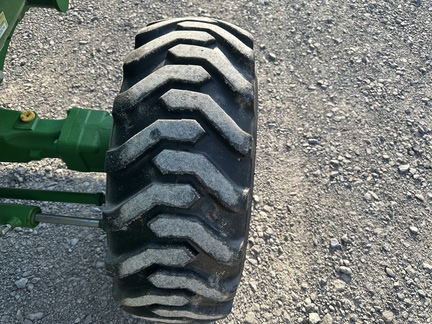 2017 John Deere 4052M