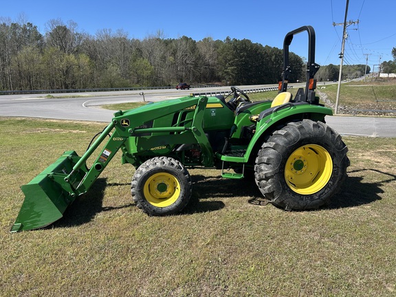 2017 John Deere 4052M