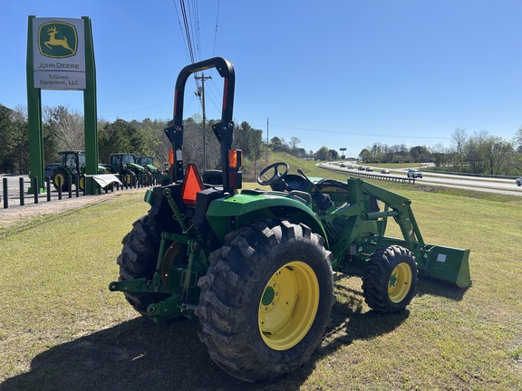 2017 John Deere 4052M
