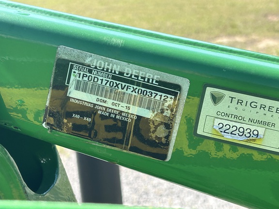 2017 John Deere 4052M