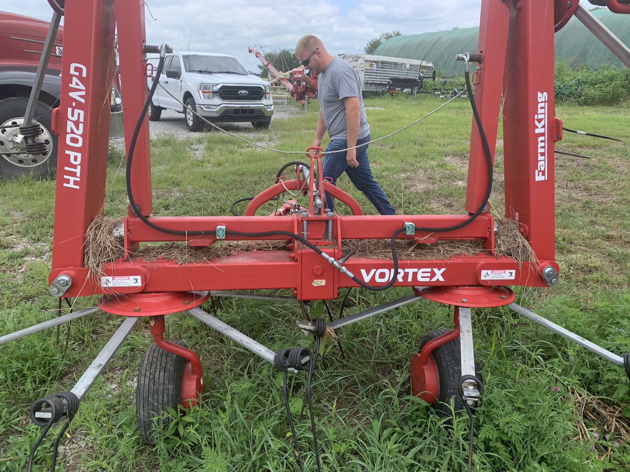 2016 Farm King G4V 520 Image 2