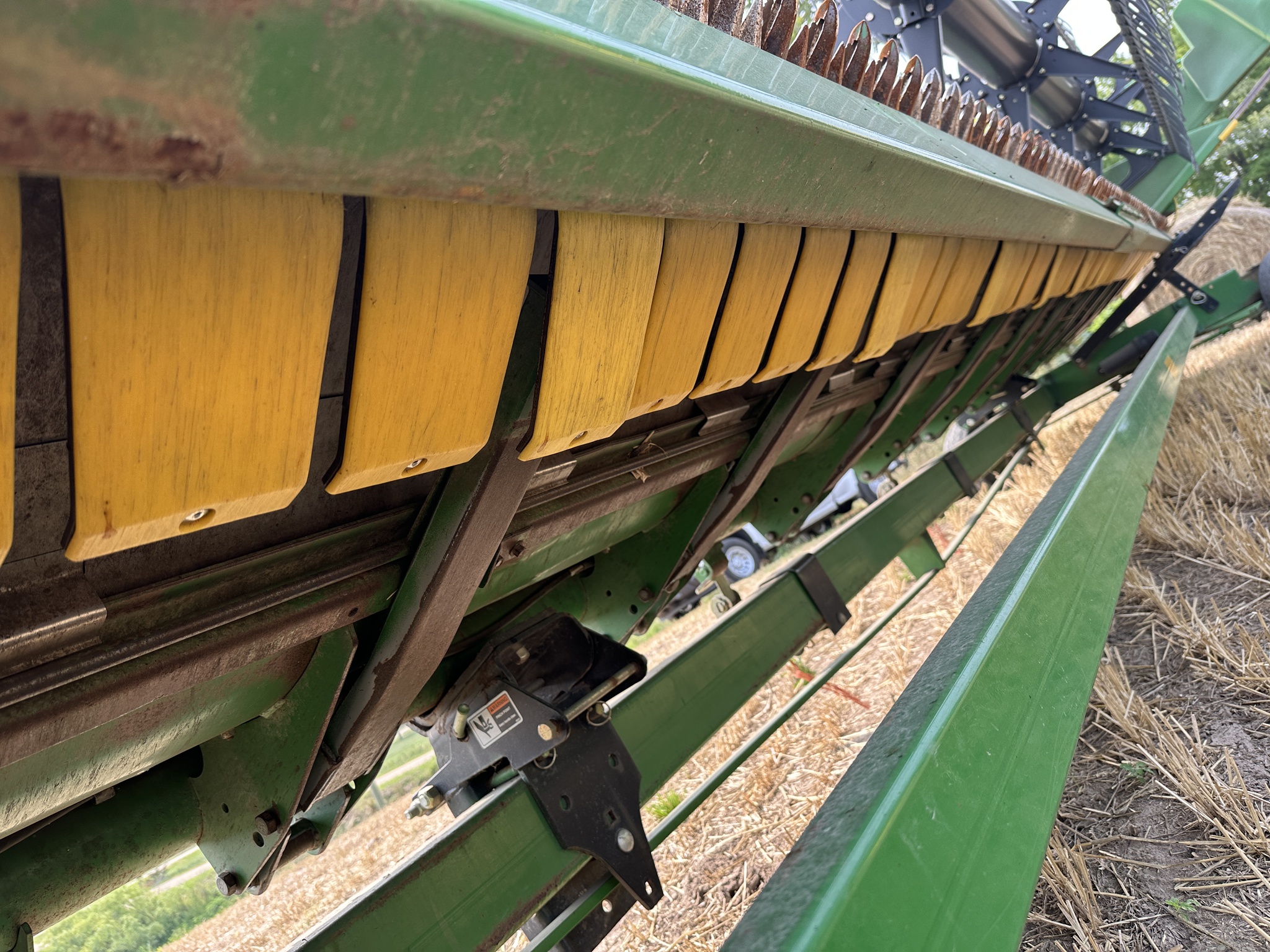 2012 John Deere 630F Image 5