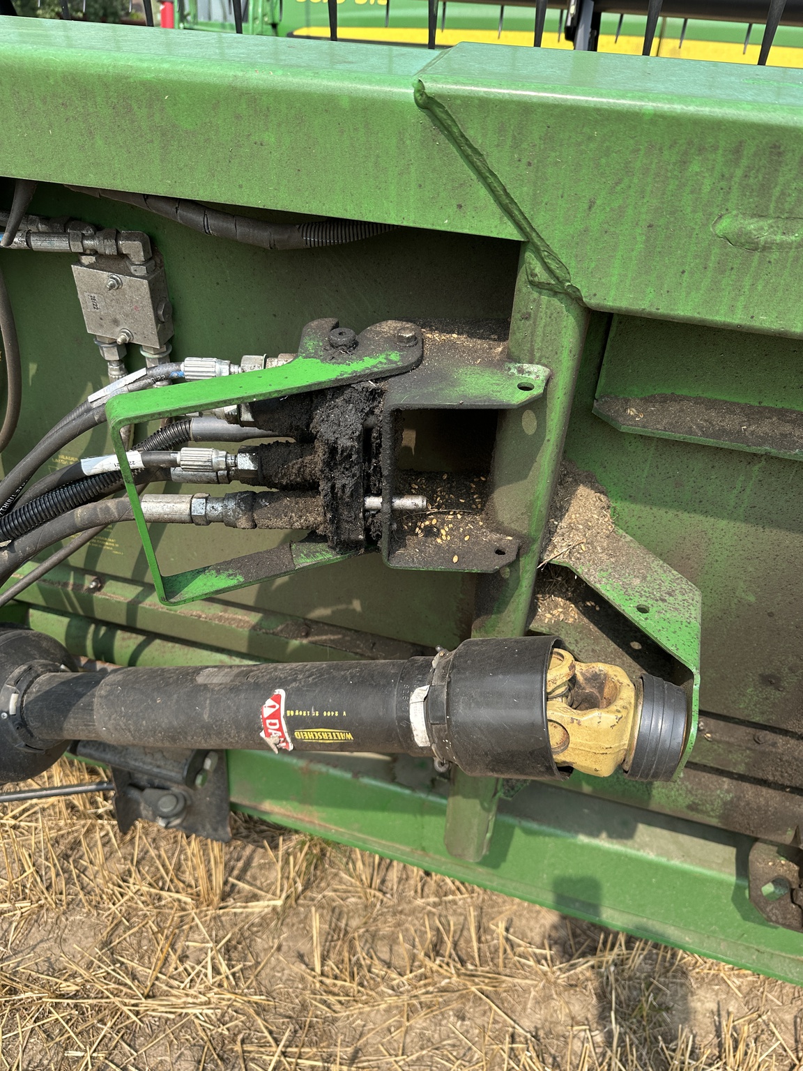 2012 John Deere 630F Image 7