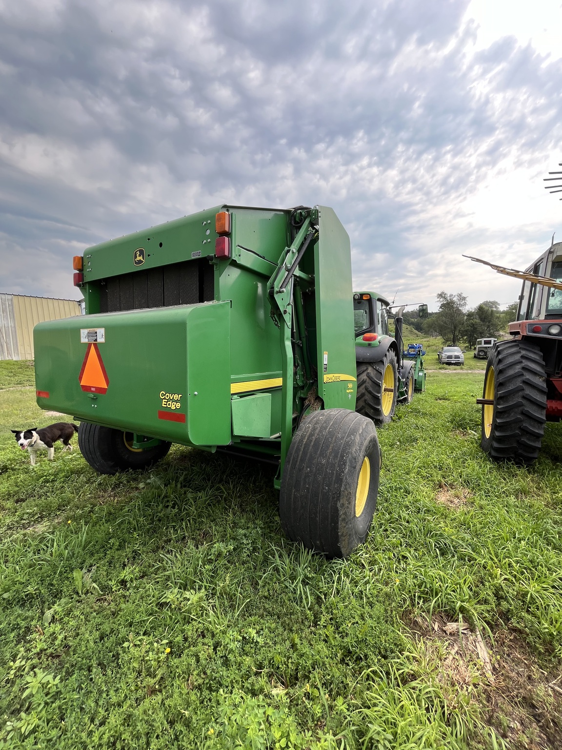 2015 John Deere 569 Image 6